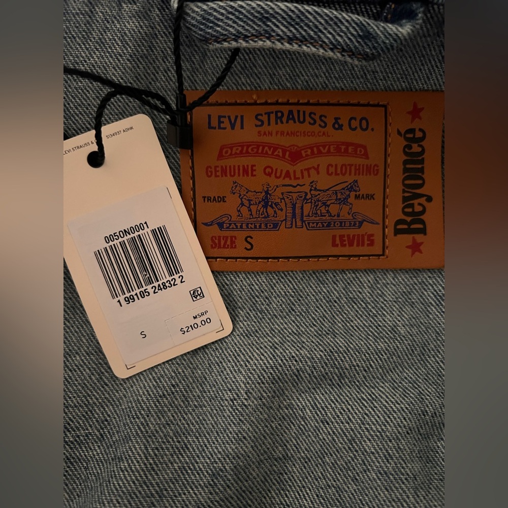 BEYONCÉ X LEVI’S limited edition blue denim jacket - Picture 5 of 7